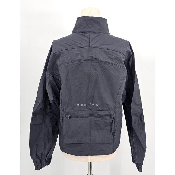 Nike Trail Women's Size XS Black Oversized Repel UV Running Jacket NWT - Picture 2 of 11